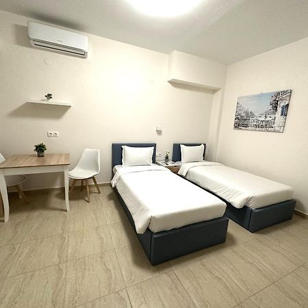 Navarino Luxe Suites Peraia  Exterior photo
