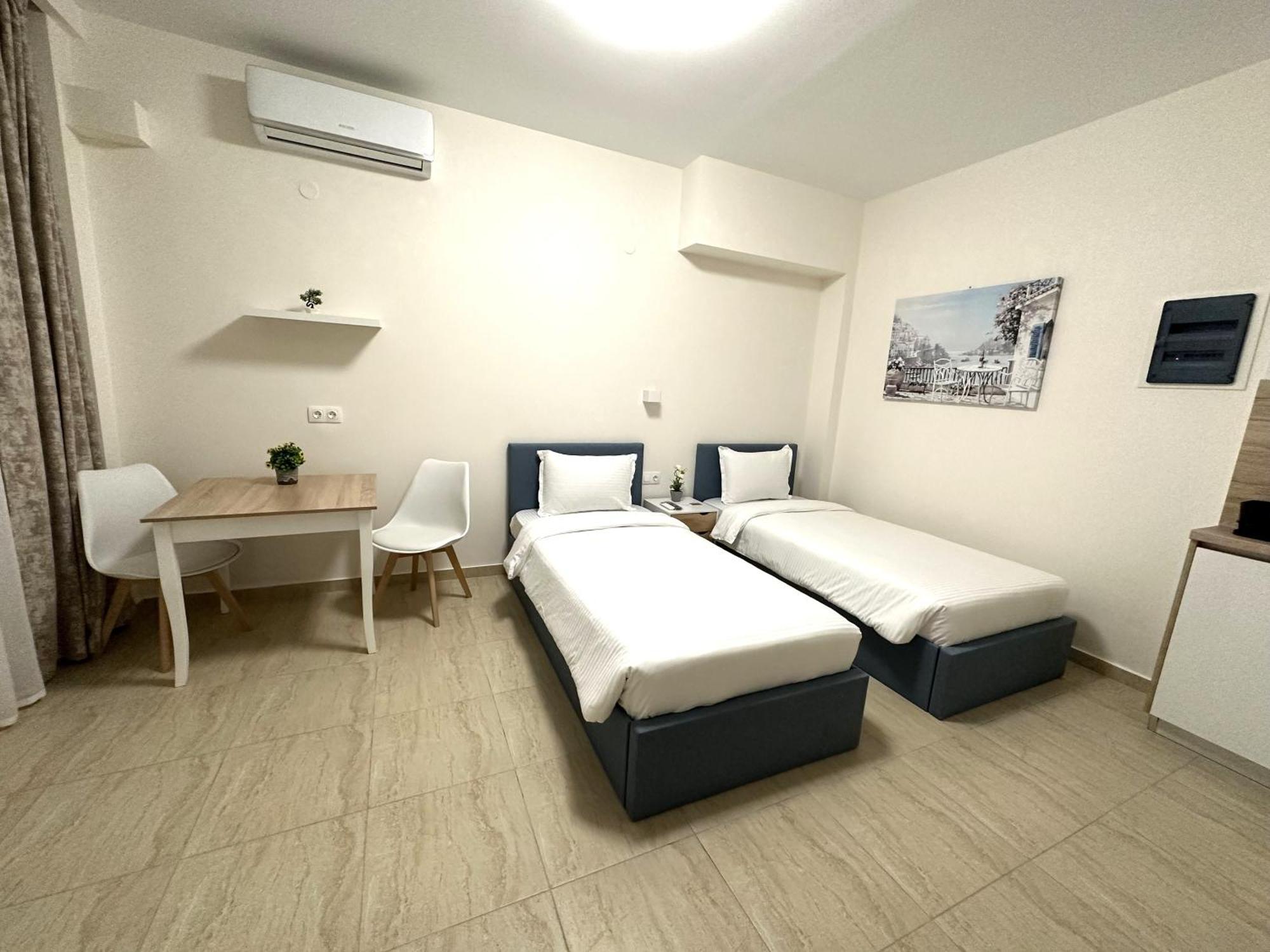 Navarino Luxe Suites Peraia  Exterior photo