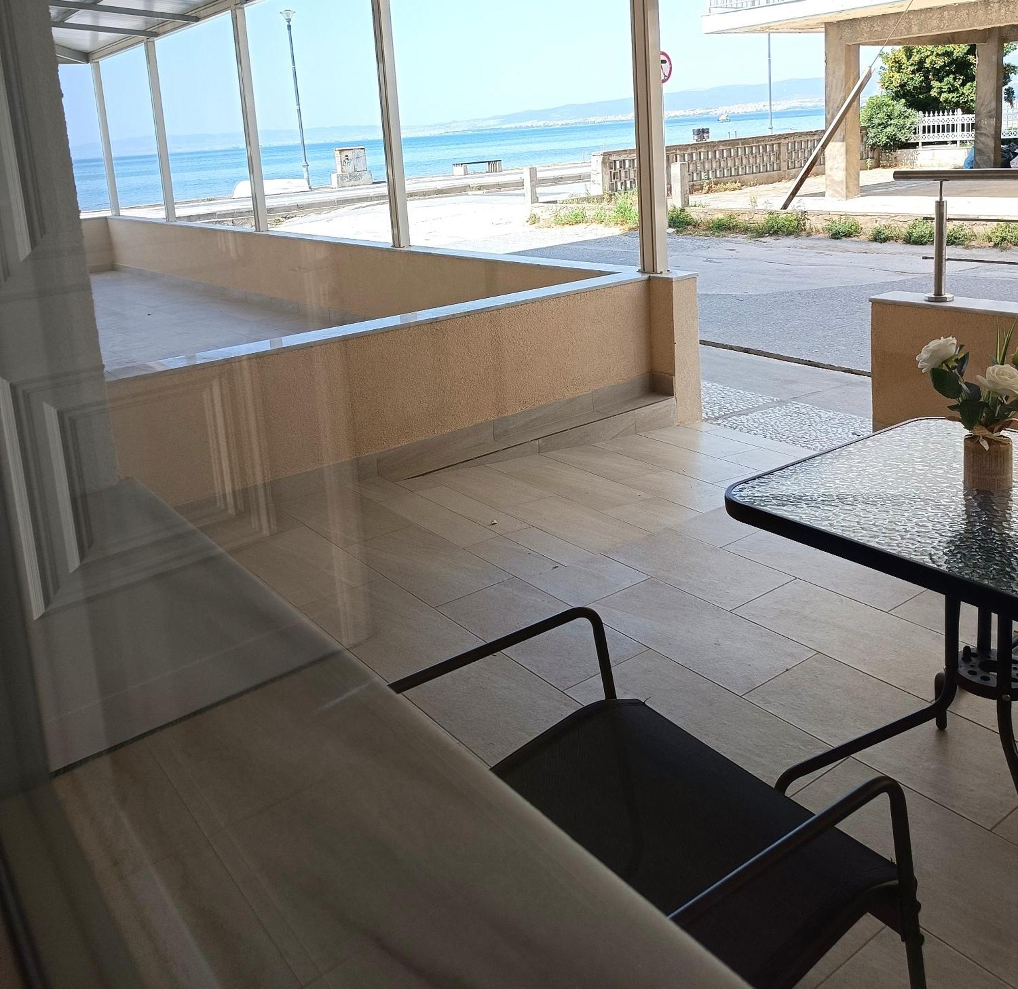 Navarino Luxe Suites Peraia  Exterior photo