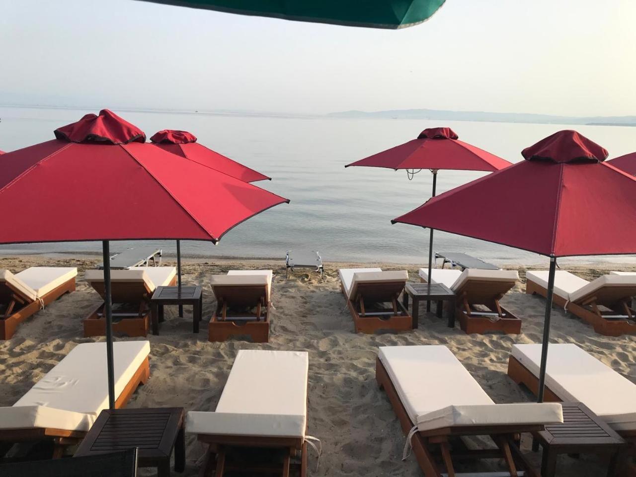 Navarino Luxe Suites Peraia  Exterior photo